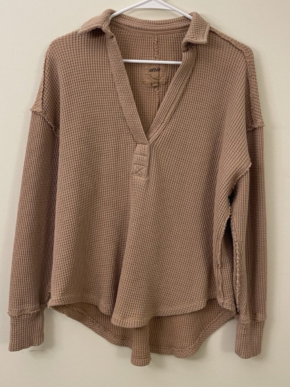 Aerie Tan Waffle Knit Collared V-Neck Pullover Size XS